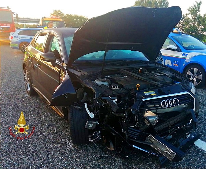 Alba si schiantano due auto sulla A4 tra Vercelli e Santhià