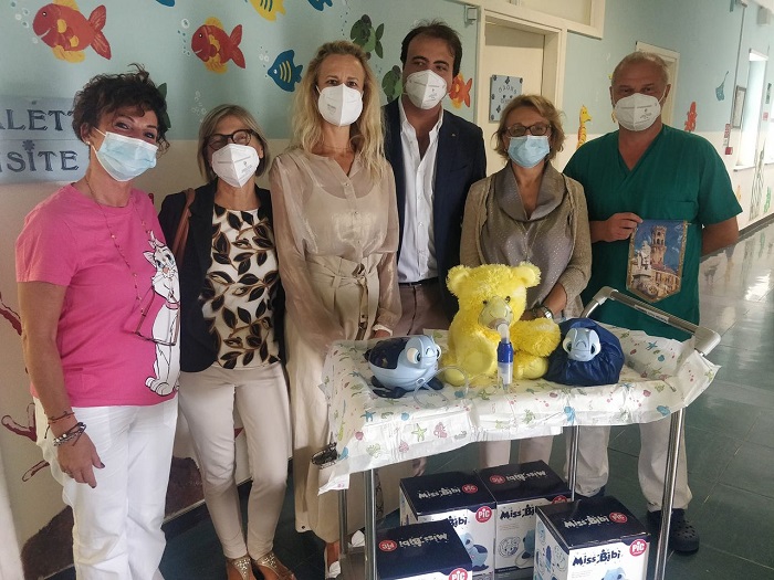 Rotary Vercelli dona aerosol all'ospedale