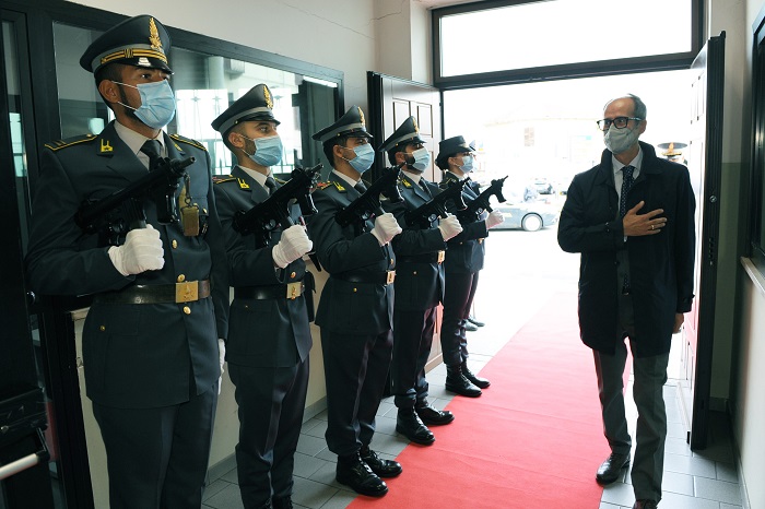 Prefetto di Vercelli in visita alla Guardia di finanza