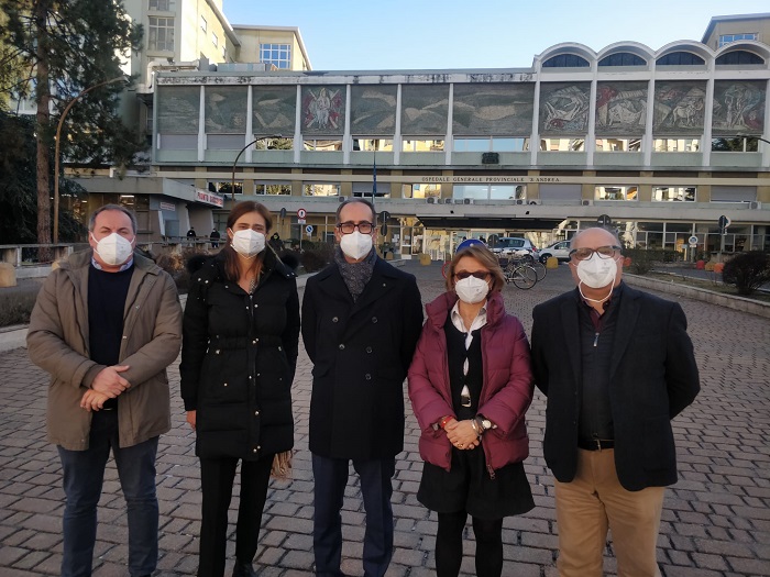 Il Prefetto visita l’Ospedale e l’hub vaccinale Santa Chiara