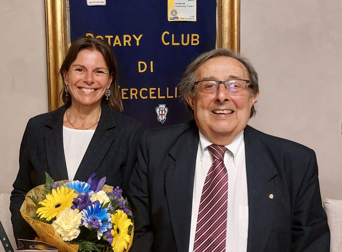 Al Rotary Club Vercelli la pofessoressa Monica Delsignore