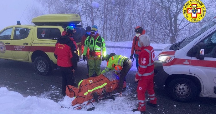 Biker cade nei boschi di Roasio, recuperato dal Soccorso alpino