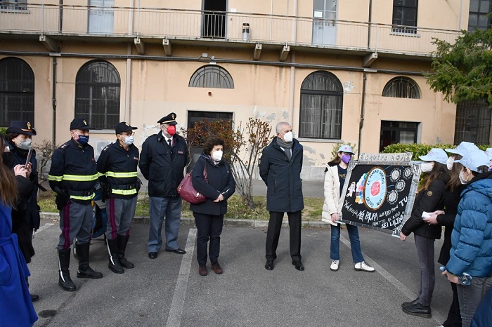Il gruppo Noi del "Ferrari" di Vercelli in questura