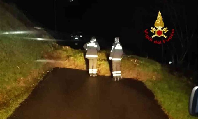Frana nella notte chiude la strada per Camasco a Varallo