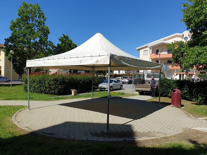 Santhià: un gazebo per i colloqui tra ospiti della casa di riposo e famigliari