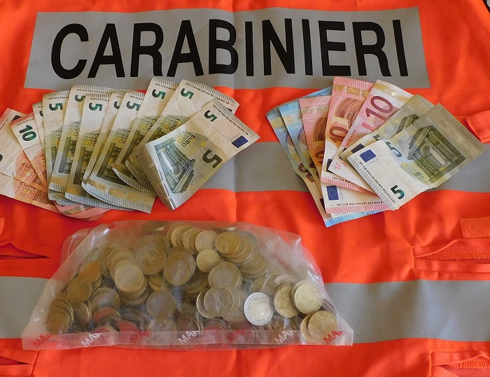 Scoperto il ladro del bar a Borgosesia, i carabinieri recuperano il bottino