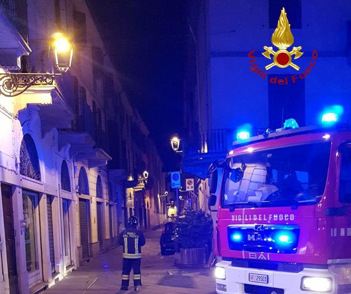 Allarme in centro a Vercelli per una fuga di gas
