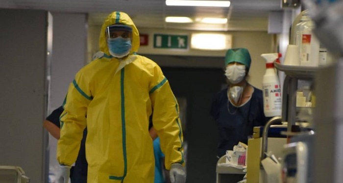 Anestesista a casa con il Covid: «Dobbiamo sconfiggere il virus e l'ignoranza»