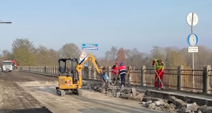 Lavori al ponte sul Po: al via la scarificazione