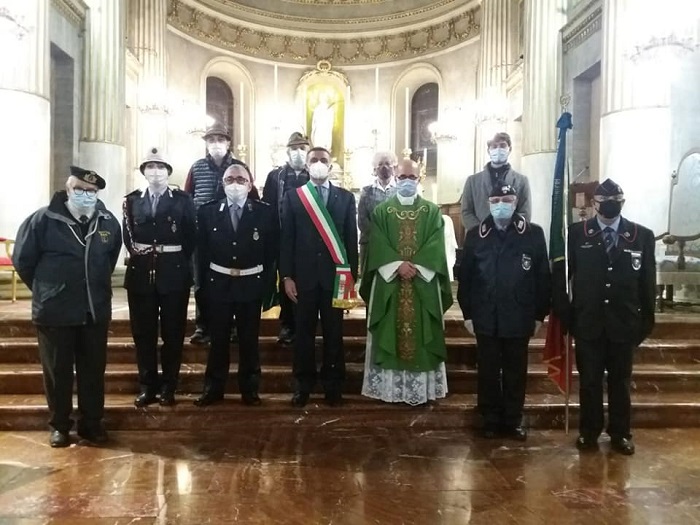 Santhià ha voluto ricordare il 4 novembre