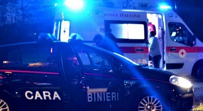 Tronzano: esce di strada nella notte, morto 26enne