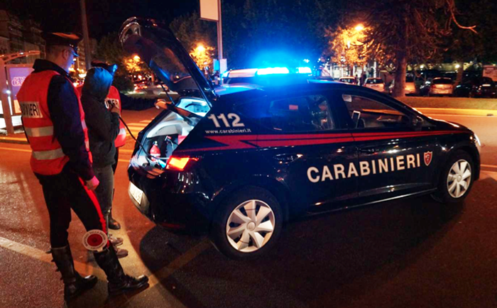 Va a trovare la fidanzata ed esce di strada: sanzionato 