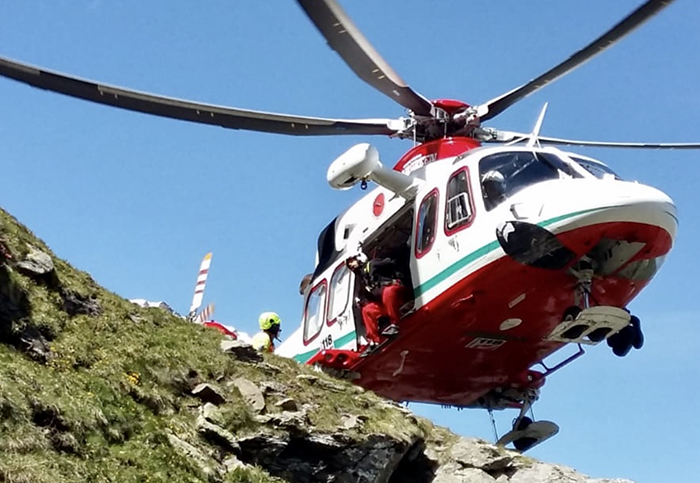 Esausti bloccati al lago della Vecchia, arriva l'elisoccorso