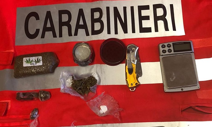 Rumeno arrestato: durante il posto di blocco si scopre uno spacciatore