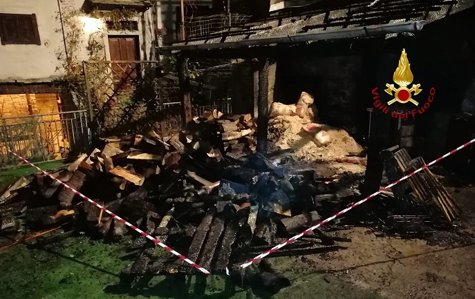 Legnaia va a fuoco nella notte a Rossa