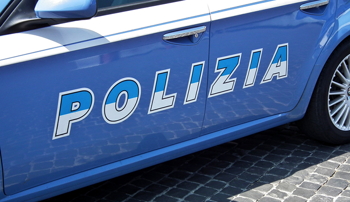 Vercelli: espulso violento stalker