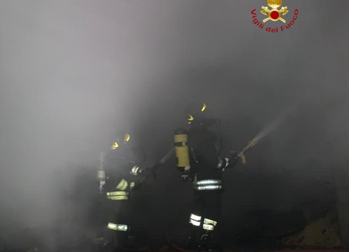 Incendio abitazione nella notte a Cigliano