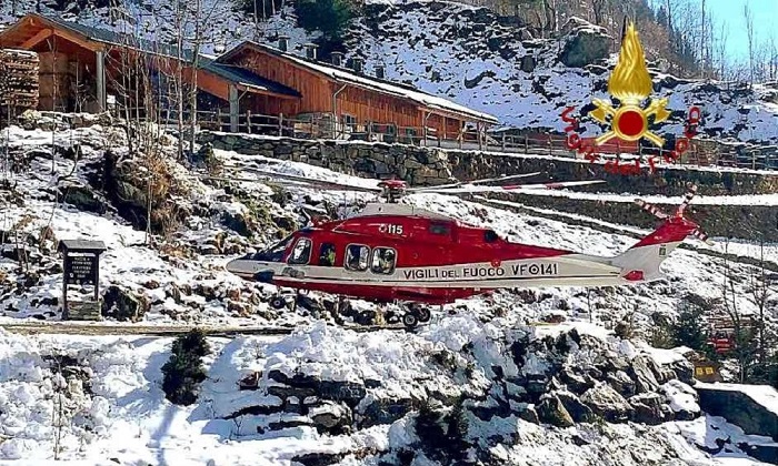 Tre ragazze salvate dai vigili del fuoco: erano bloccate all'Indren