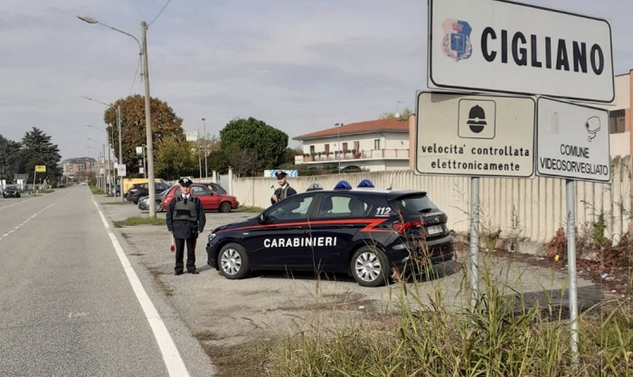 Rubano soldi all'anziana parente: giovani denunciati a Cigliano