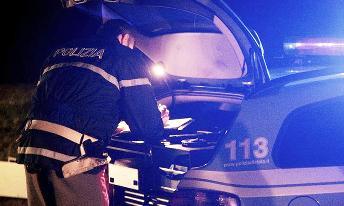 Patente contraffatta e ciclomotore senza revisione: denuncia e multa