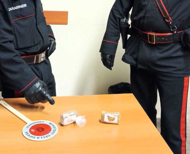 carabinieri arborio droga