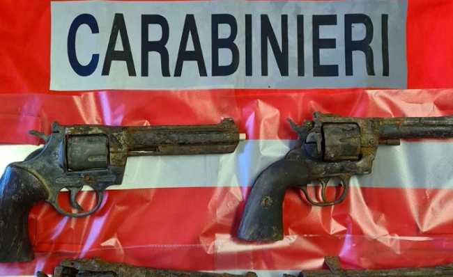 carabinieri armi sequestrate