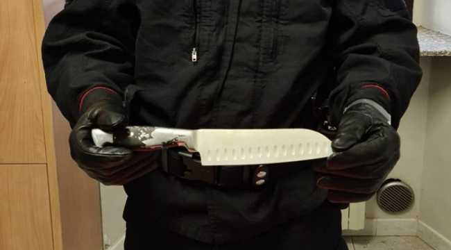 carabinieri coltello