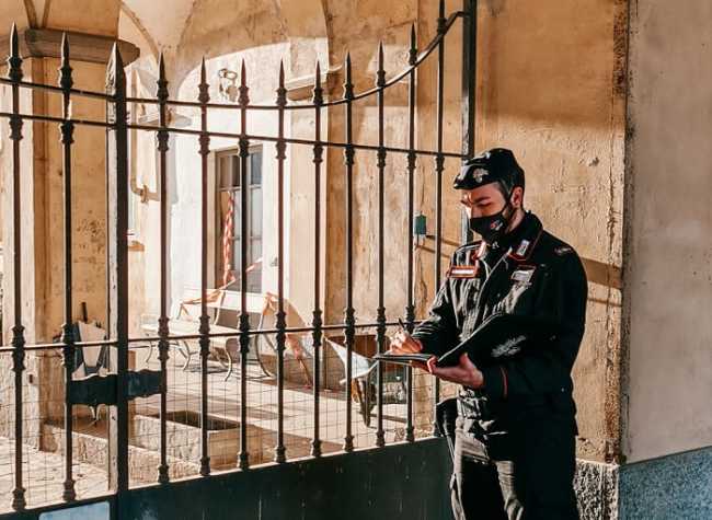 carabinieri mascherina serravalle