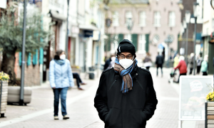 covid gente strada inverno