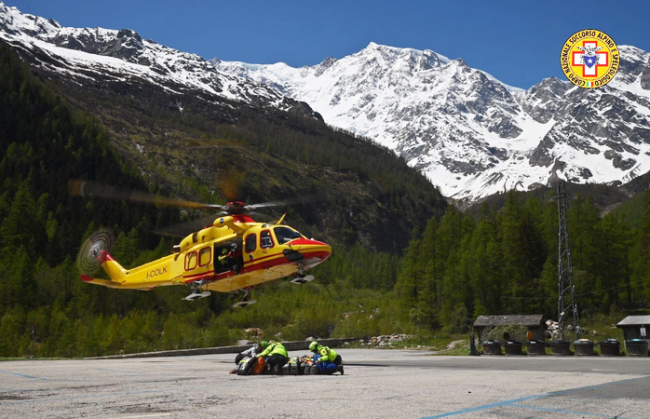 decolo piazzola montagne rosa sole