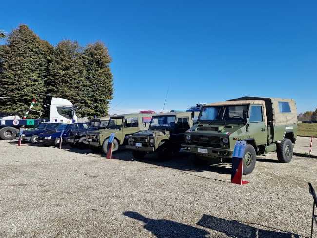 mezzi militari