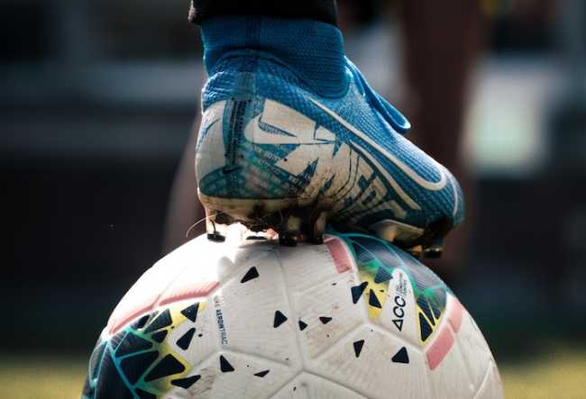 pallone piede unsplash