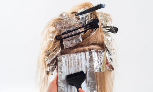 parrucchiera tinta capelli