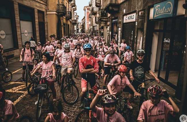 pedalata in rosa pic