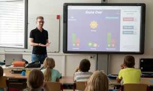 teacher 3765909 1280