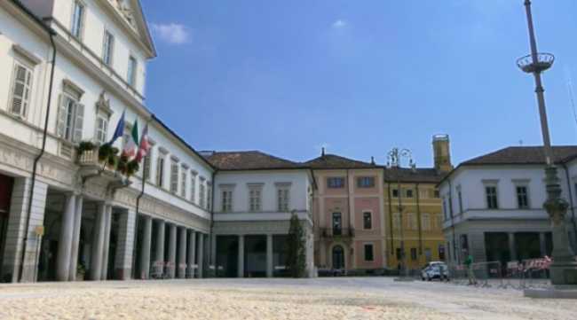 vercelli piazza