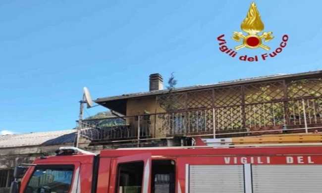 vigili del fuoco incendio balcone