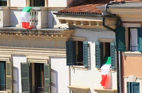 tricolore bandiera finestre